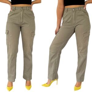 Hollister army green ultra high rise dad pants straight leg cargo pants size 24